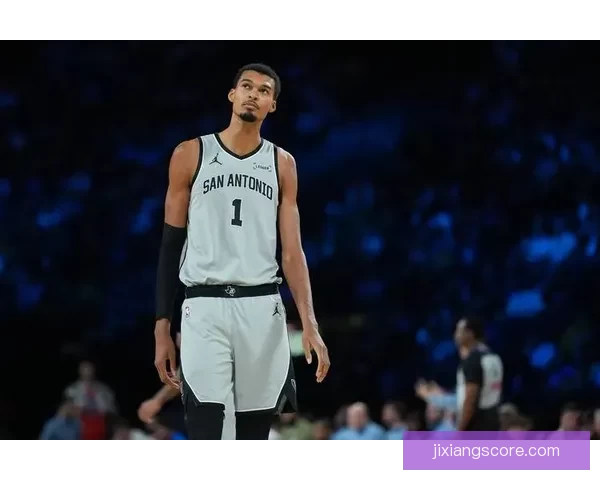 文班大放异彩近25战23胜赢得赞誉 被誉为联盟新影响力 马刺王朝复兴可期 文班大放异彩近25战23胜赢得赞誉 被誉为联盟新影响力 马刺王朝复兴可期