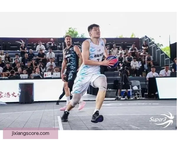 雷诺自信称自己本届最佳新秀内线去年来唯一场均二十加十的大学球员